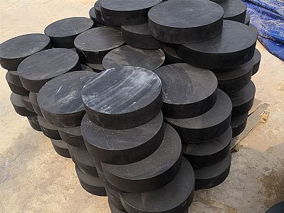 泸西县板式橡胶支座由若干层橡胶片与薄钢板经加压硫化